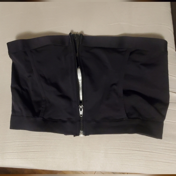 Medela Hands Free Pumping Bustier - Picture 8 of 16